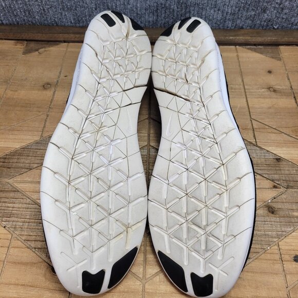 Nike Free RN Flyknit Running Sneakers Shoes Mens 11.5 Black White 880843 001 - Picture 8 of 12